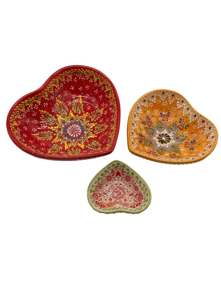 Set of 3 Heart Bowls with Gift Box. Set of 3 Heart Bowls with Gift Box.